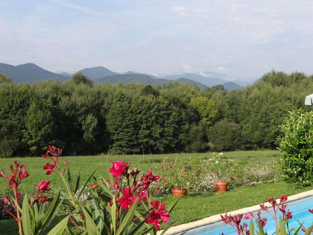 Gites Pyrenees Les Trois Montagnes Ganties Zimmer foto
