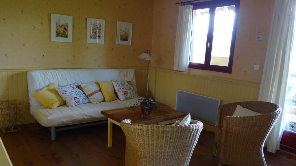 Gites Pyrenees Les Trois Montagnes Ganties Zimmer foto