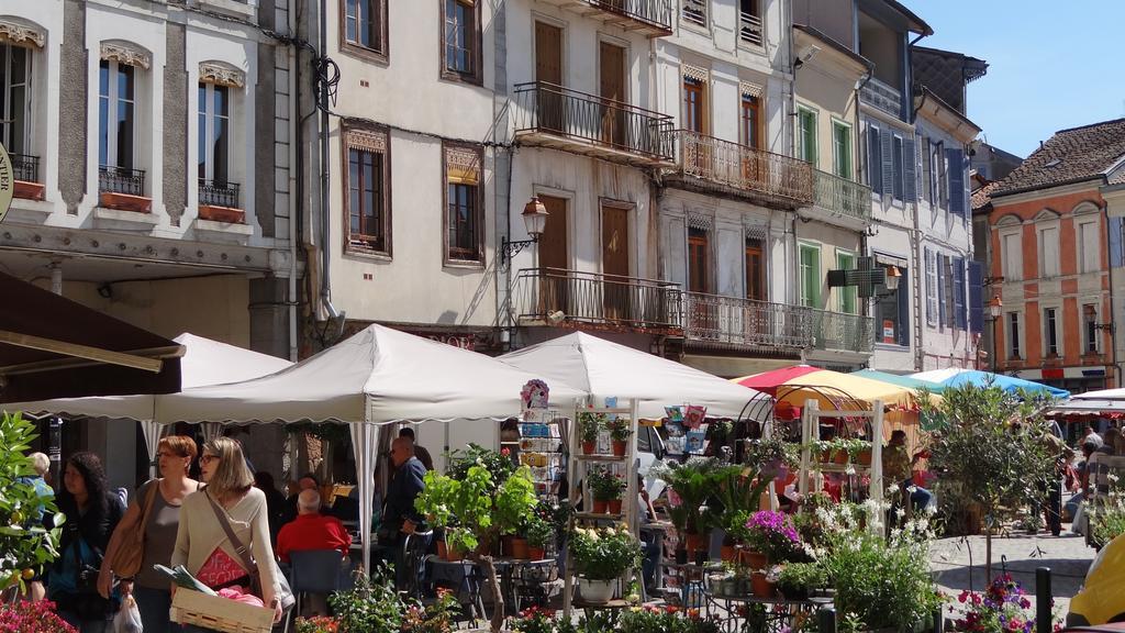 Gites Pyrenees Les Trois Montagnes Ganties Zimmer foto